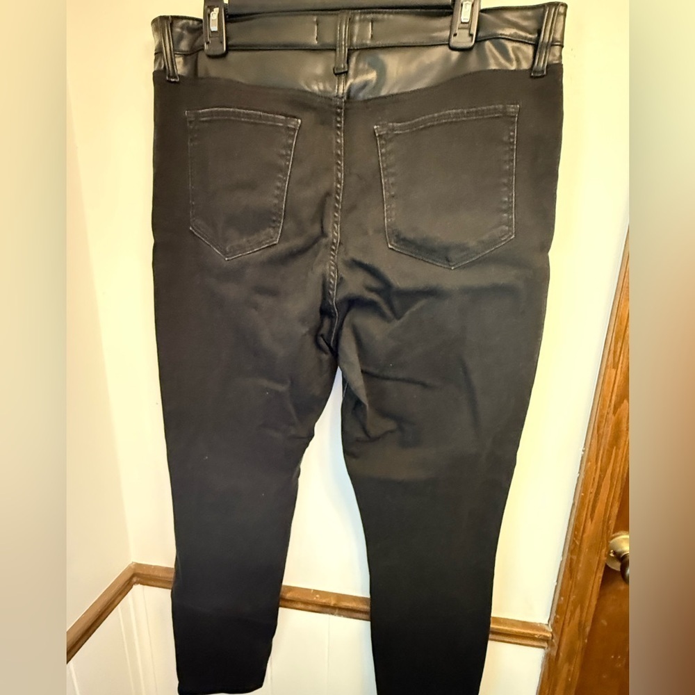 Abercrombie Super Skinny Hi Rise Ankle jeans 16/33 black w/faux leather accents - Picture 3 of 3